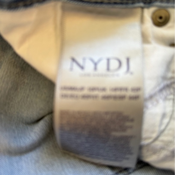 NYDJ AMI Skinny ankle size 10 P LiftXTuck Technology Light Distressed Wash Jean￼ - Picture 8 of 10